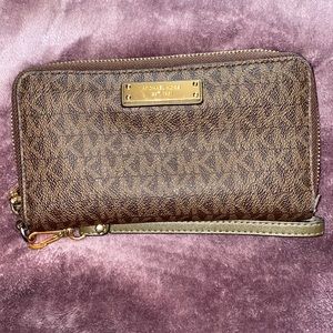 Michael Kors wallet